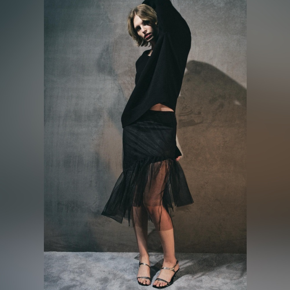 NWT ZARA ASYMMETRICAL TULLE SKORT SIZE L